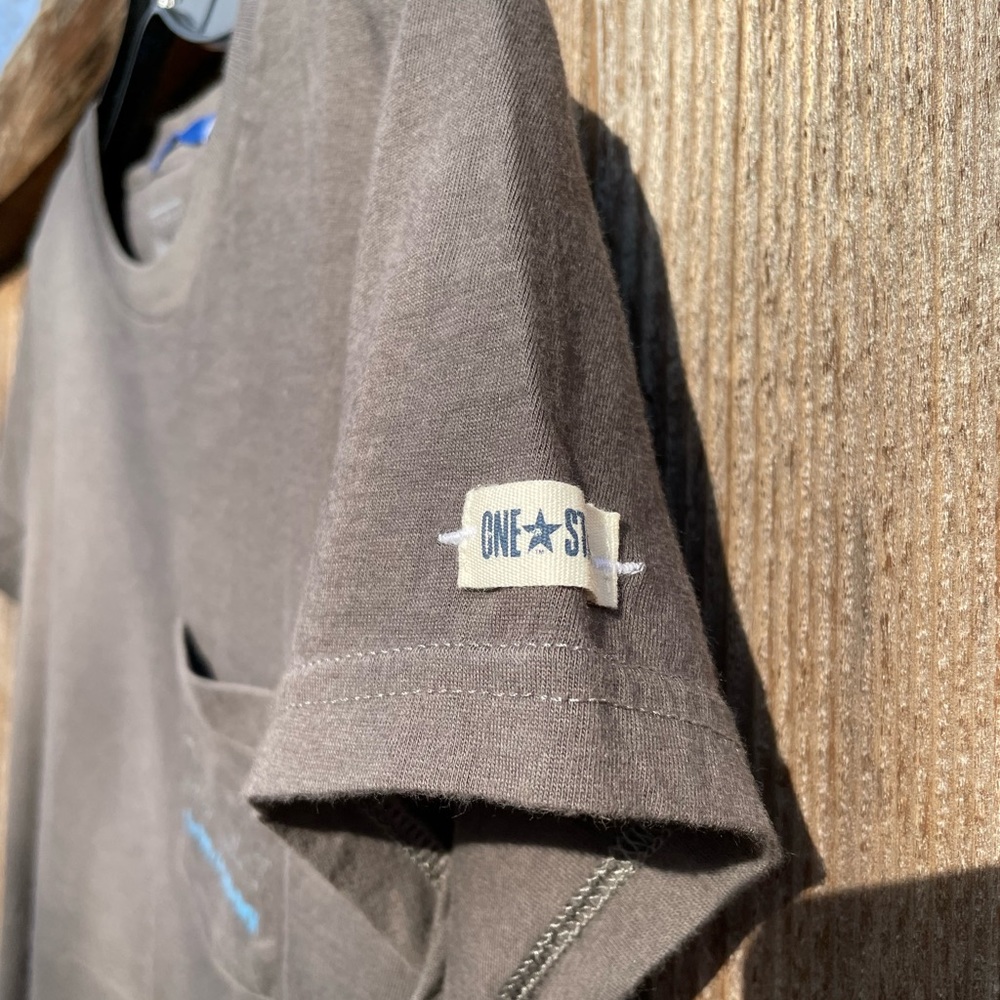 Women’s gray Converse T-shirt | medium - Picture 6 of 9